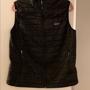 Black Patagonia Nano puff Vest